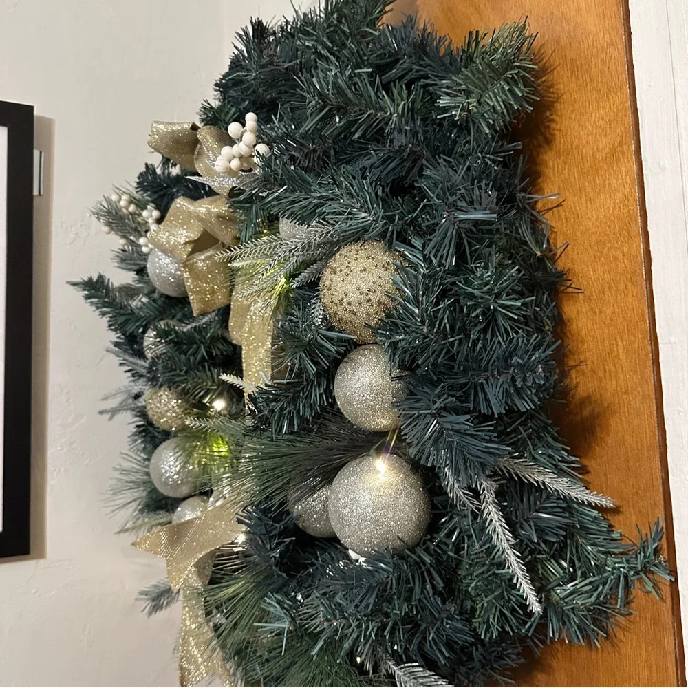 Pre-Lit Artificial Christmas Wreath Gold Silver Ornament 28”